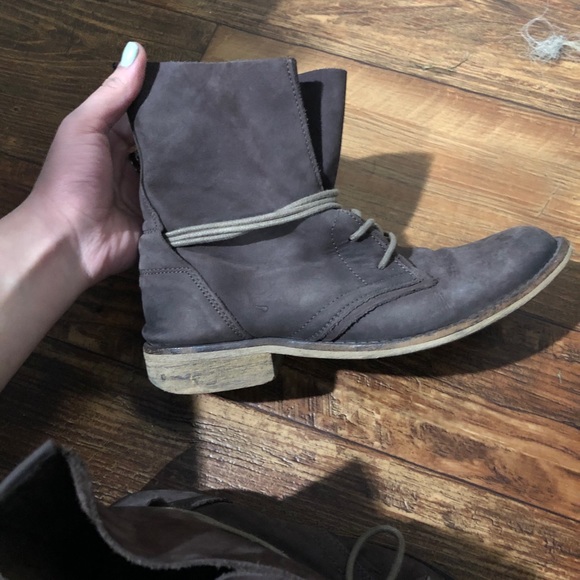 “Peasant” boots - Picture 4 of 9